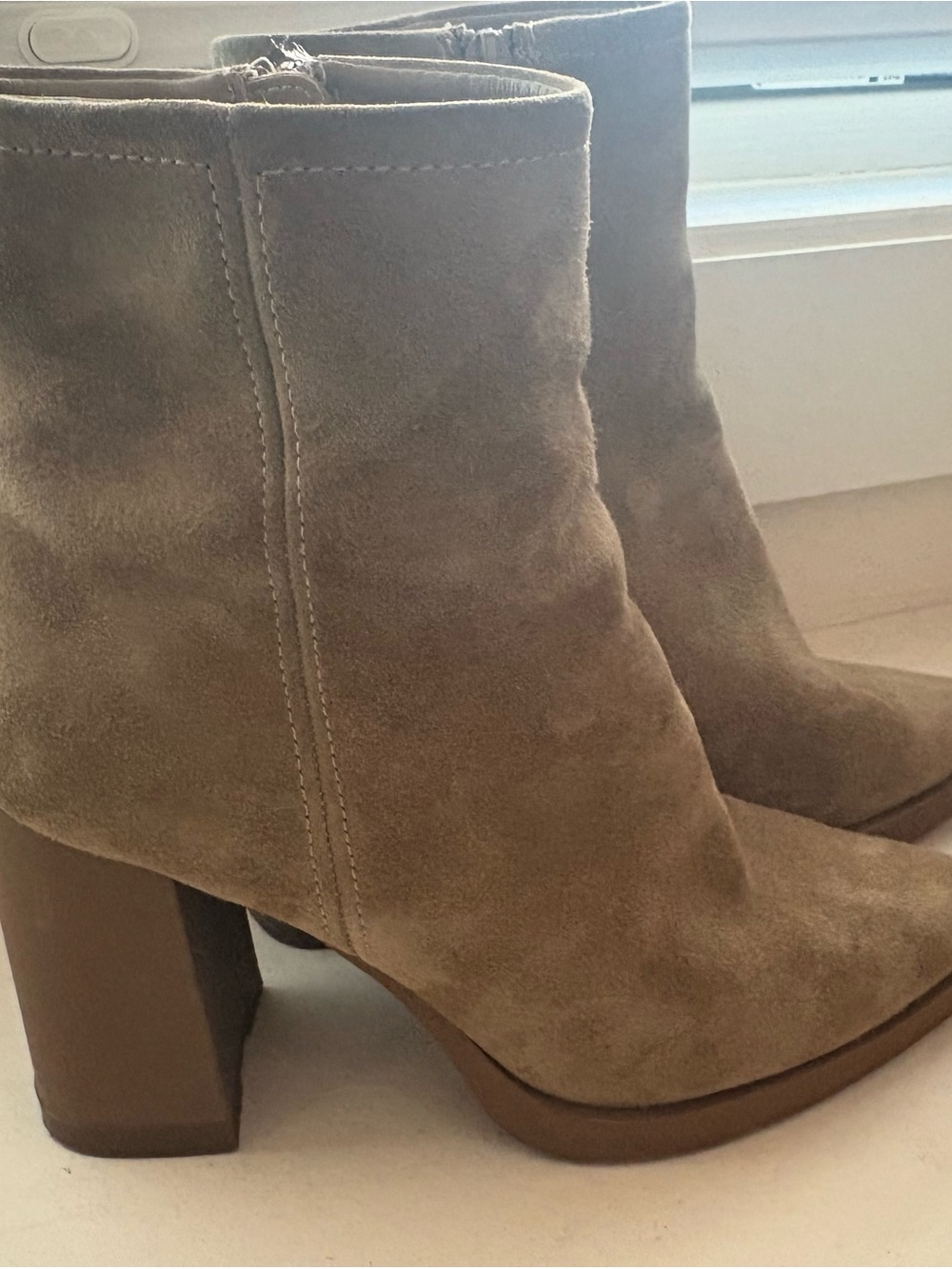 STEVE MADDEN Taupe Suede Pointed Ankle Boots - Classic Block 4” Heel Size 8